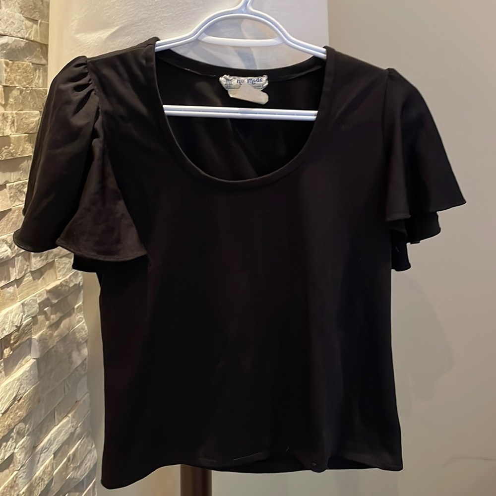 5/$25 Black vintage flounce sleeve shirt
